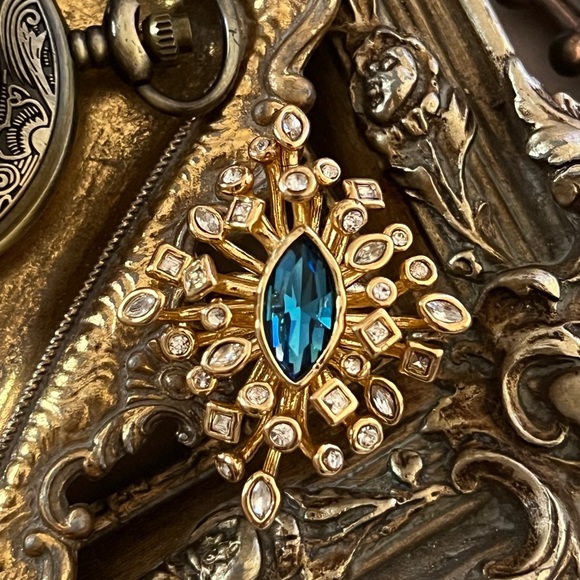 ALEXIS BITTAR • Navette Crystal Burst Cocktail Ring - Picture 5 of 5